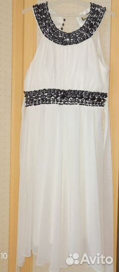 Нарядное белое платье