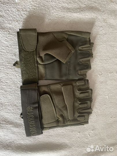 Спортивные перчатки