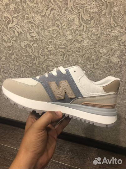 Кроссовки женские new balance