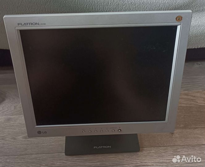 Монитор LG 15