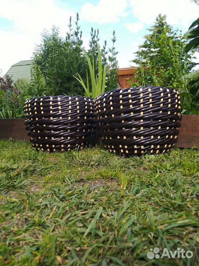 Кашпо из искусственного ротанга