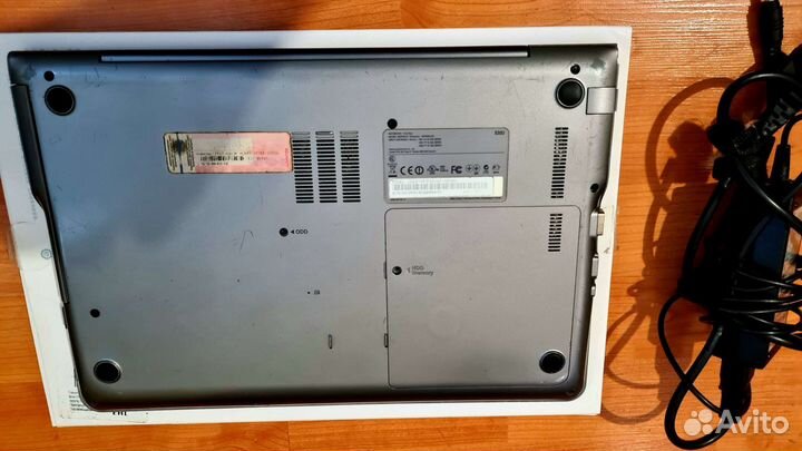 Samsung np530u4b core i3/HD 7550/4+4Гб