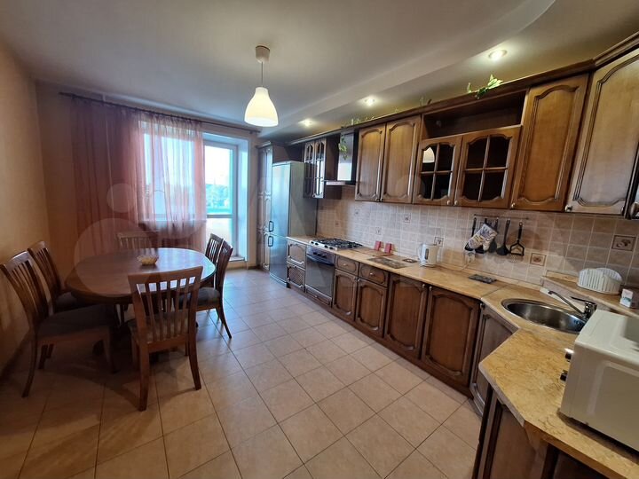 3-к. квартира, 95 м², 7/10 эт.