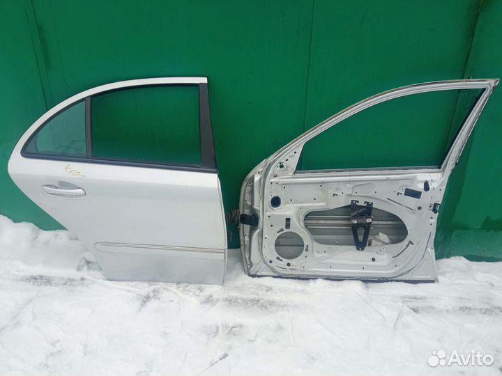 Дверь передняя правая задняя левая Mercedes W211