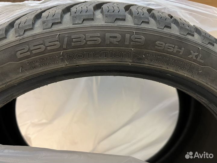 Nokian Tyres Hakkapeliitta 8 255/35 R19
