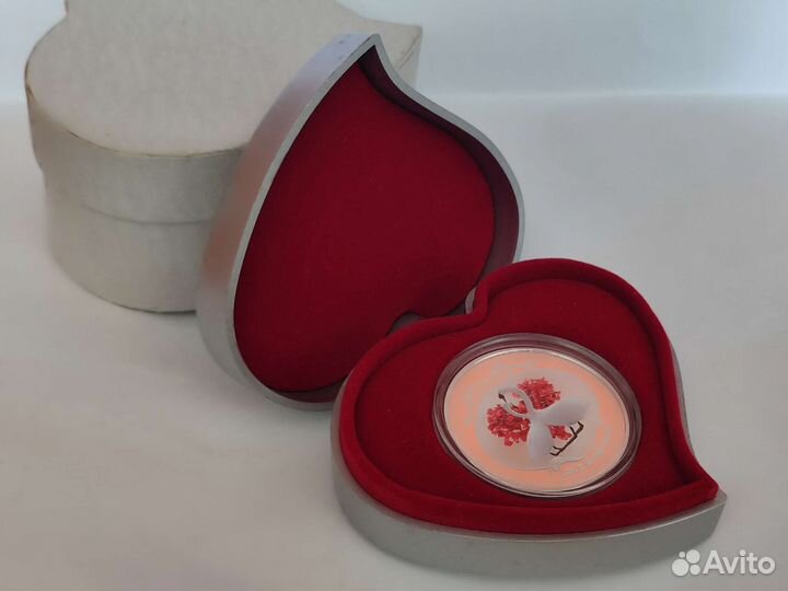 Ниуэ 2 доллара 2010 «Любовь навсегда.Лебеди»