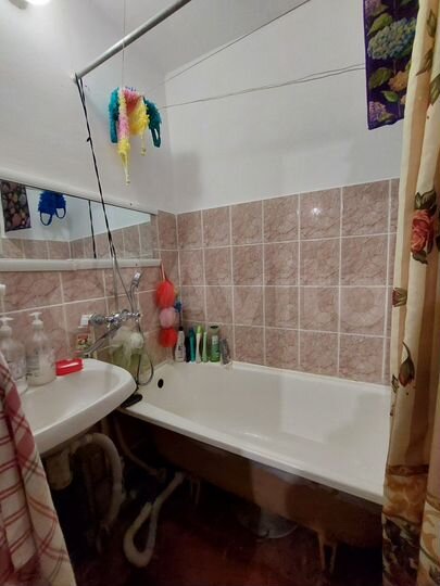 2-к. квартира, 38 м², 1/9 эт.