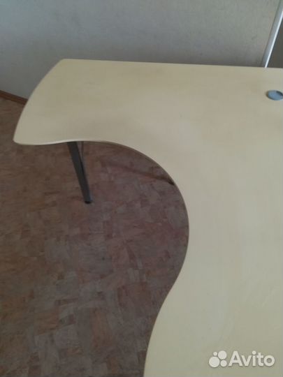 Стол угловой