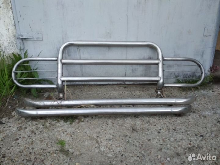 Кенгурятник с подножками для нивы