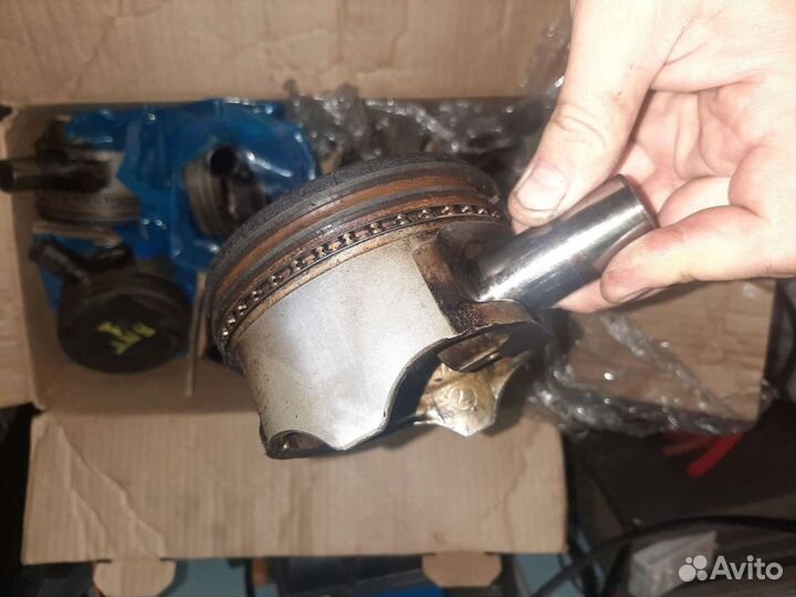 Поршень GM 7,4l