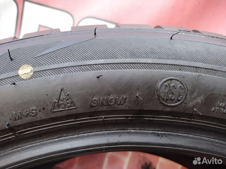 Bridgestone Blizzak LM-001 285/45 R21