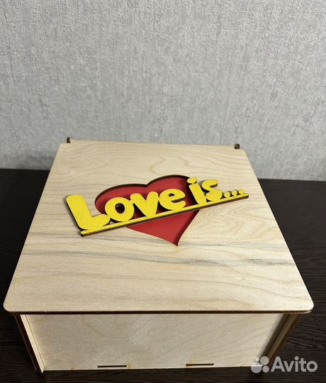 Подарочный бокс Love is