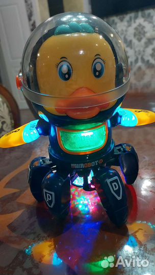 Игрушка музыкальная робот космонавт