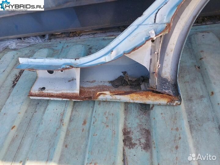 Крыло заднее правое Toyota Prius NHW11 61601-47020