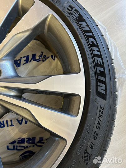 Michelin Pilot Sport 4 225/45 R18