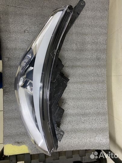 Передняя правая фара с дхо hyuindai solaris