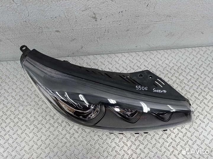 Фара правая Kia Sorento/Sorento Prime