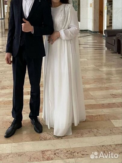 Продаю белое Платье