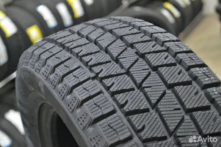Sailun Ice Blazer Arctic SUV 235/55 R18 104H