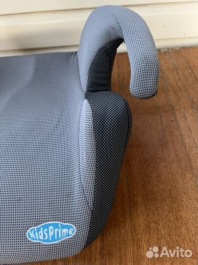 Автомобильное кресло бустер