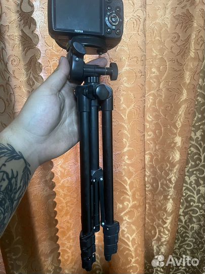 Камера fujifilm со штативом