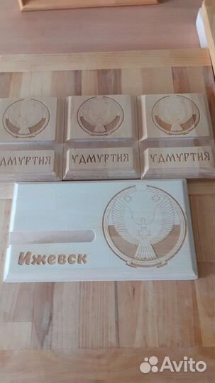 Подставка для телефона из дерева