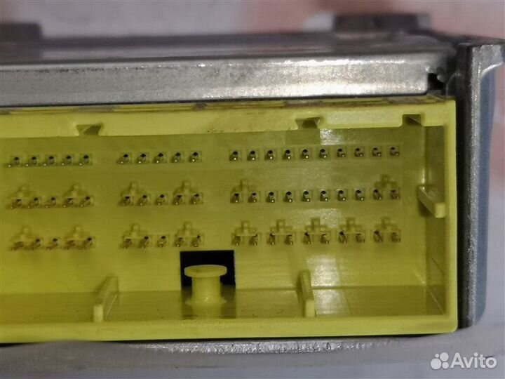 Блок управления подушками безопасности Toyota Rav4