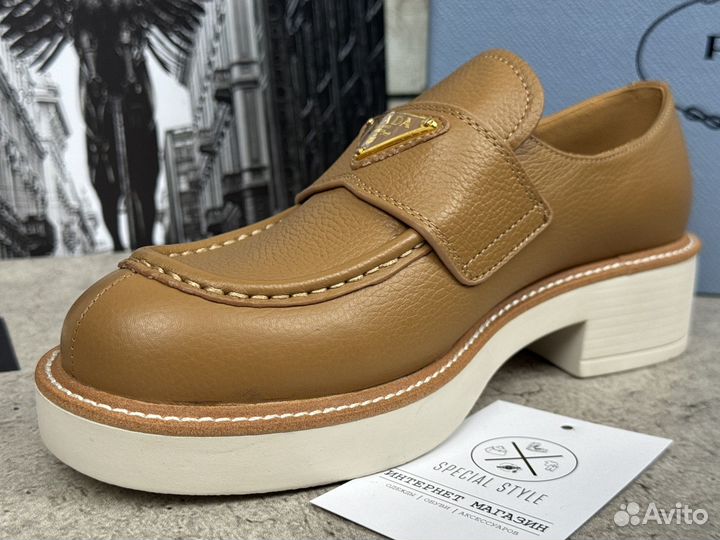 Лоферы Prada женские