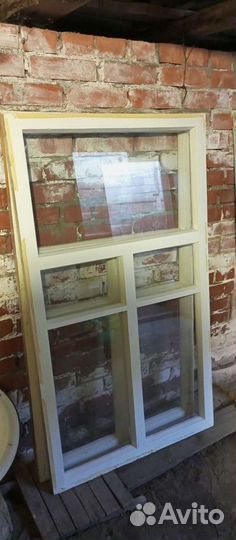 Деревянная оконная рама