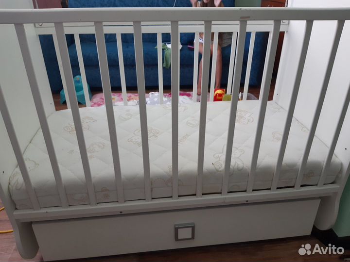 Детская кроватка