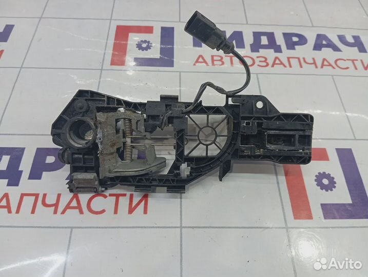 Ручка двери наружная передняя правая Volkswagen Passat CC