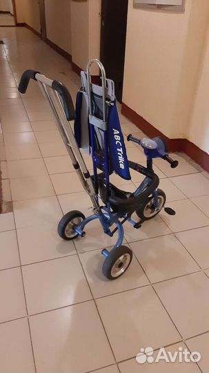 Детский трехколесный велосипед с ручкой