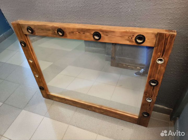 Зеркало с лампочками