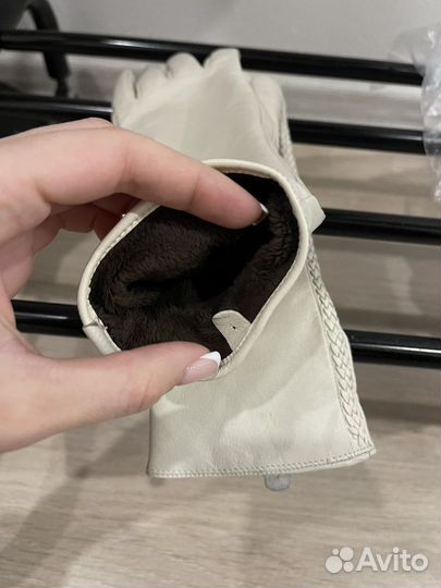 Перчатки весенние кожаные женские 7,5 белые