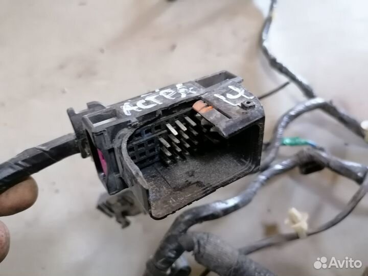 Коса двери передней левой Opel Astra H 2004-2015