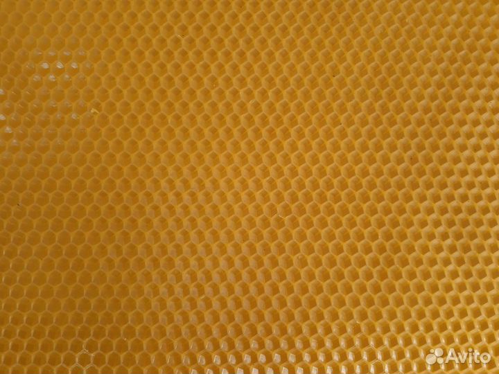 Вощина новая и воск