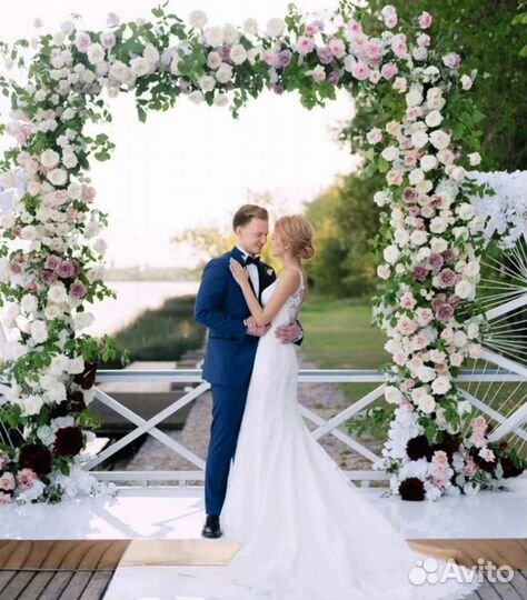 Ведущая/ведущий праздника, тамада