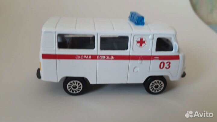 Модели автомобилей в 1:60 масштабе