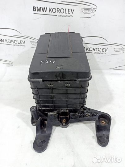 Площадка под акб в сборе VW Golf VI (2008-2013)