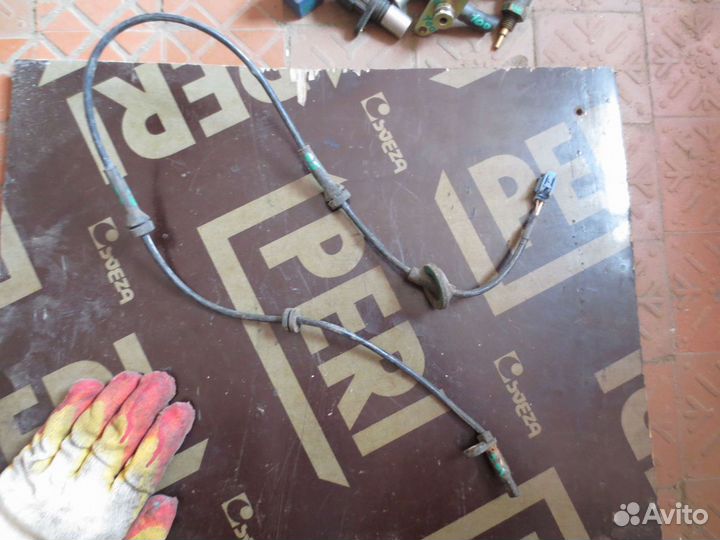 Датчик ABS передний левый Nissan Murano Z50 02-08г