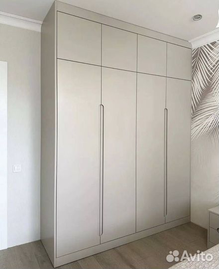 Шкаф на заказ 'Risky Growth'