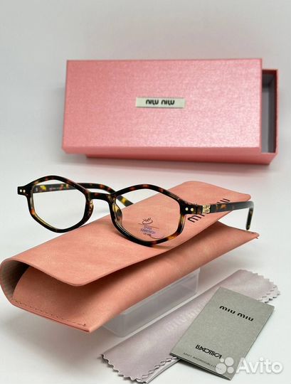 Солнцезащитные очки miu miu+ футляр