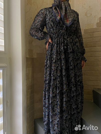 Нарядное женское платье