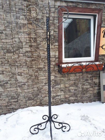 Вешалка для одежды металлическая