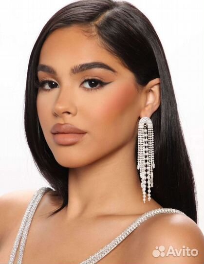 Длинные серьги стразы