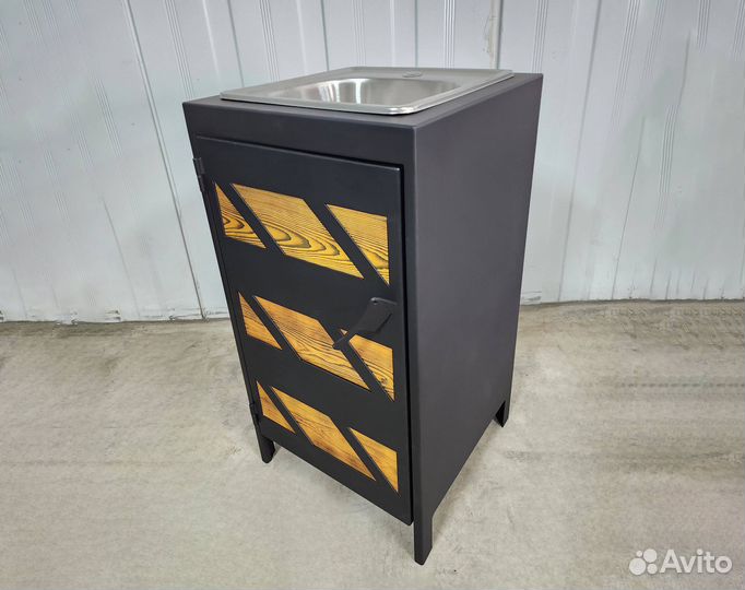 Мангал с крышей