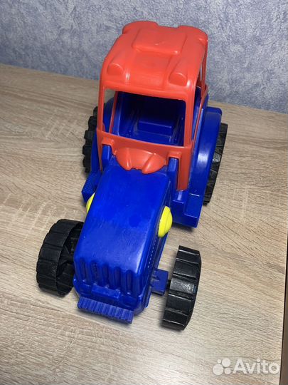 Синий трактор