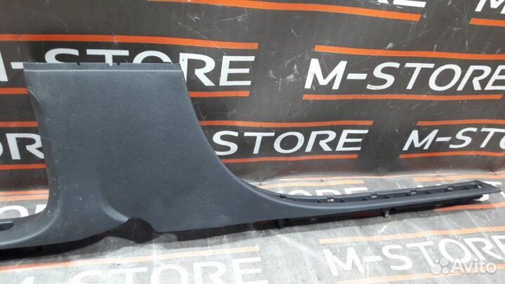 Накладка на порог салона левая Volkswagen Touareg