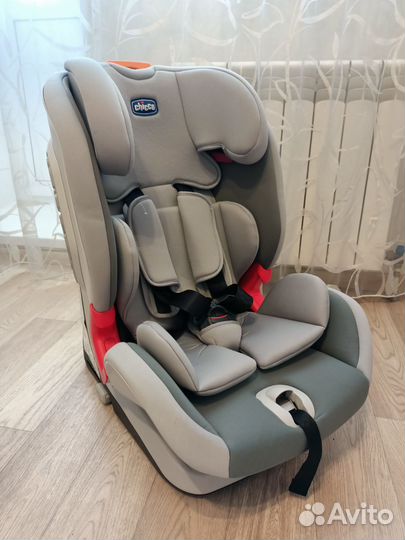 Новое Детское автокресло Chicco Youniverse