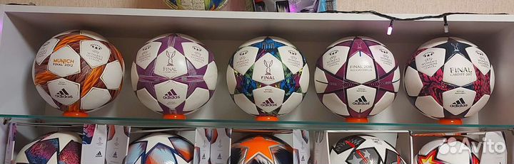 Профессиональные футбольные мячи